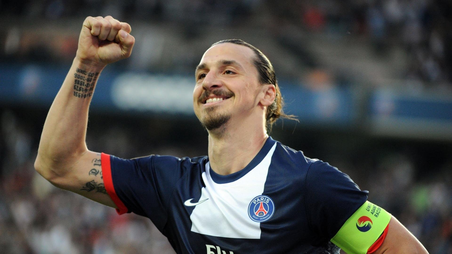 世界杯激情天际：神奇瞬间连续不断！，世界杯片段