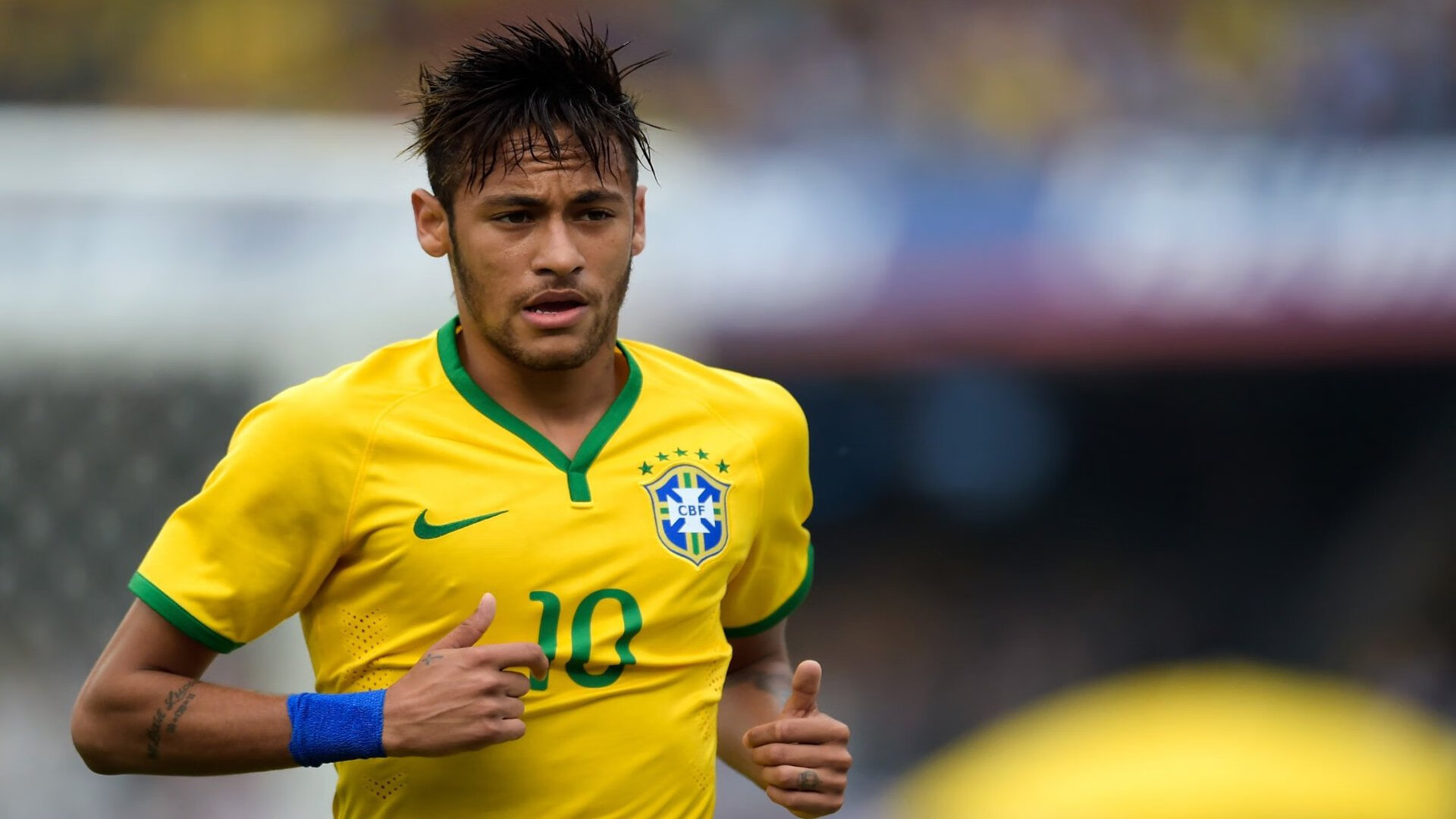 伊利亚·哈伦决赛中段加速领跑，荷甲伊哈塔伦